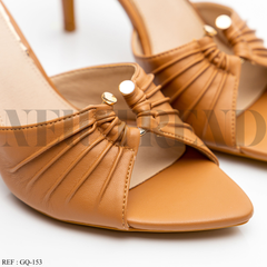Mules à talon GQ-153 Camel